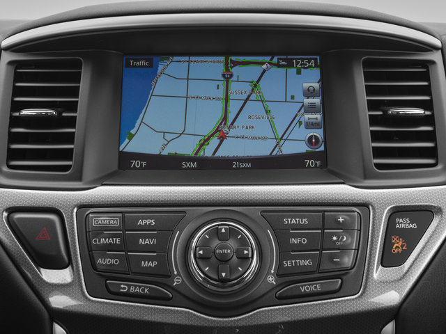 2017 Nissan Pathfinder SV photo 4