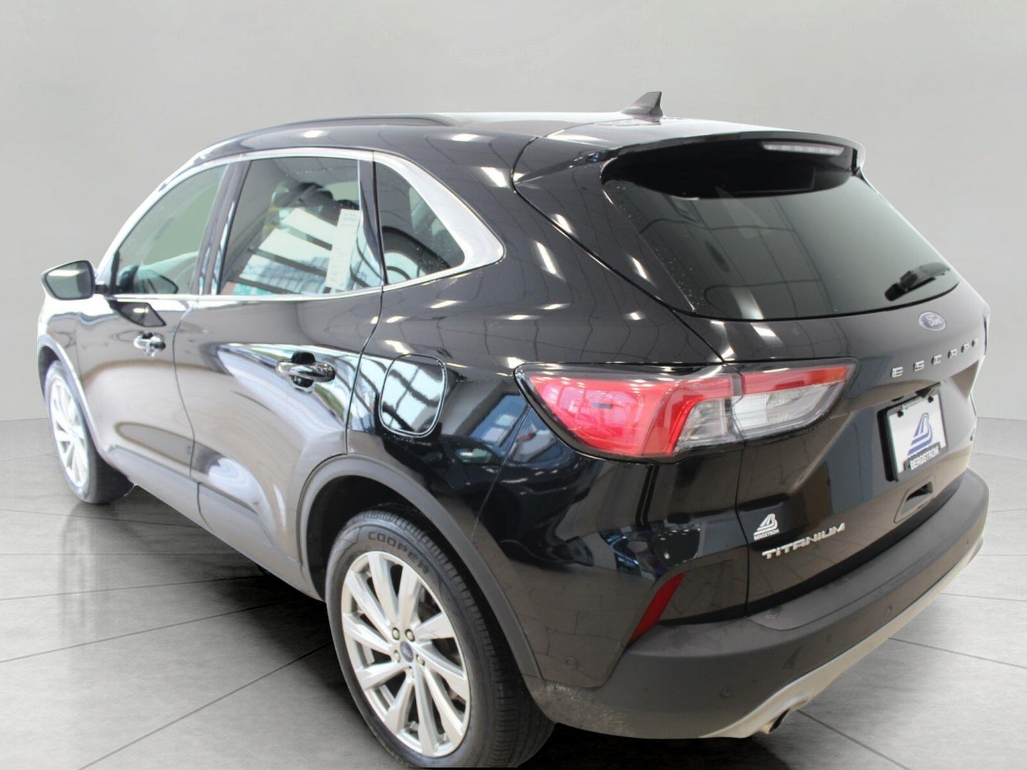 2022 Ford Escape Titanium AWD