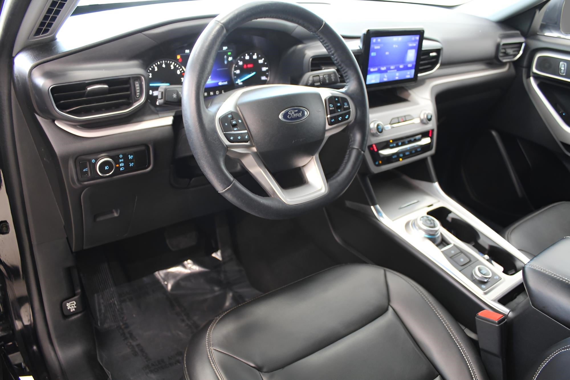 2023 Ford Explorer XLT 4WD