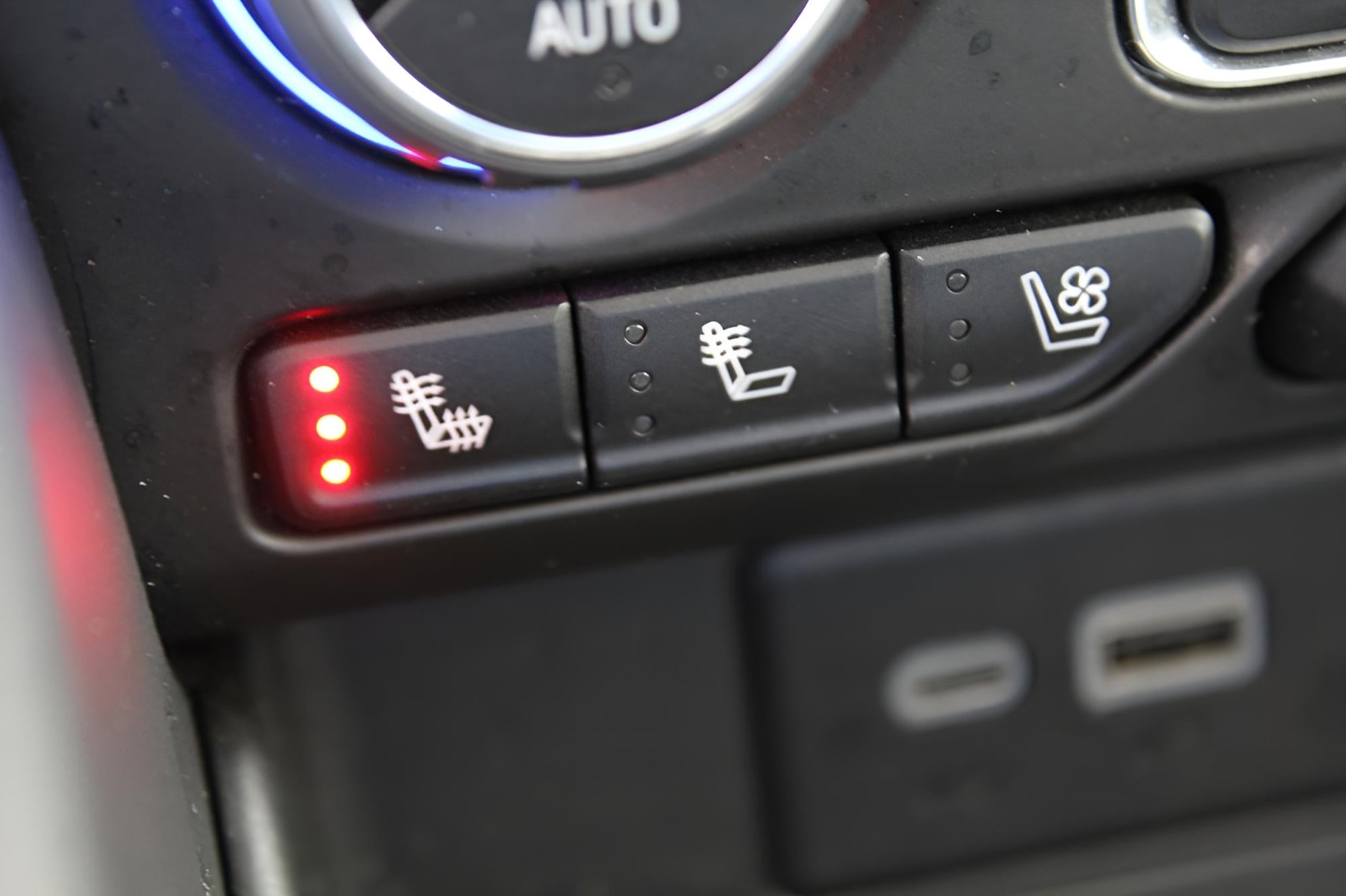2024 Chevrolet Suburban 4WD 4dr Premier