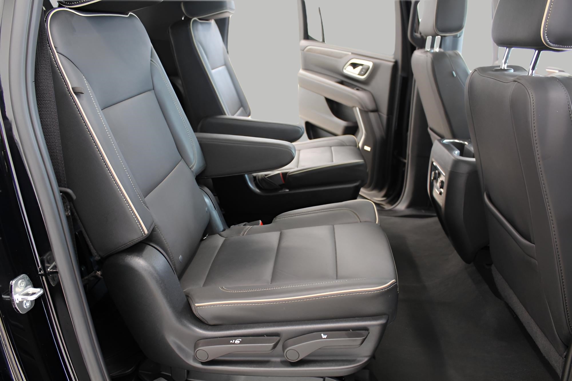 2024 Chevrolet Suburban 4WD 4dr Premier