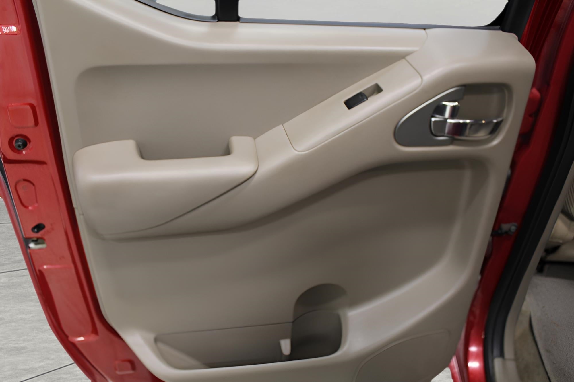 2012 Nissan FRONTIER CREW CAB