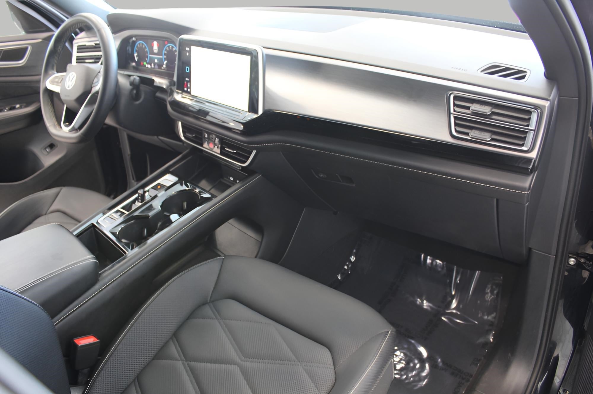 2024 Volkswagen Atlas Cross Sport 2.0T SE w/Technology 4MOTION