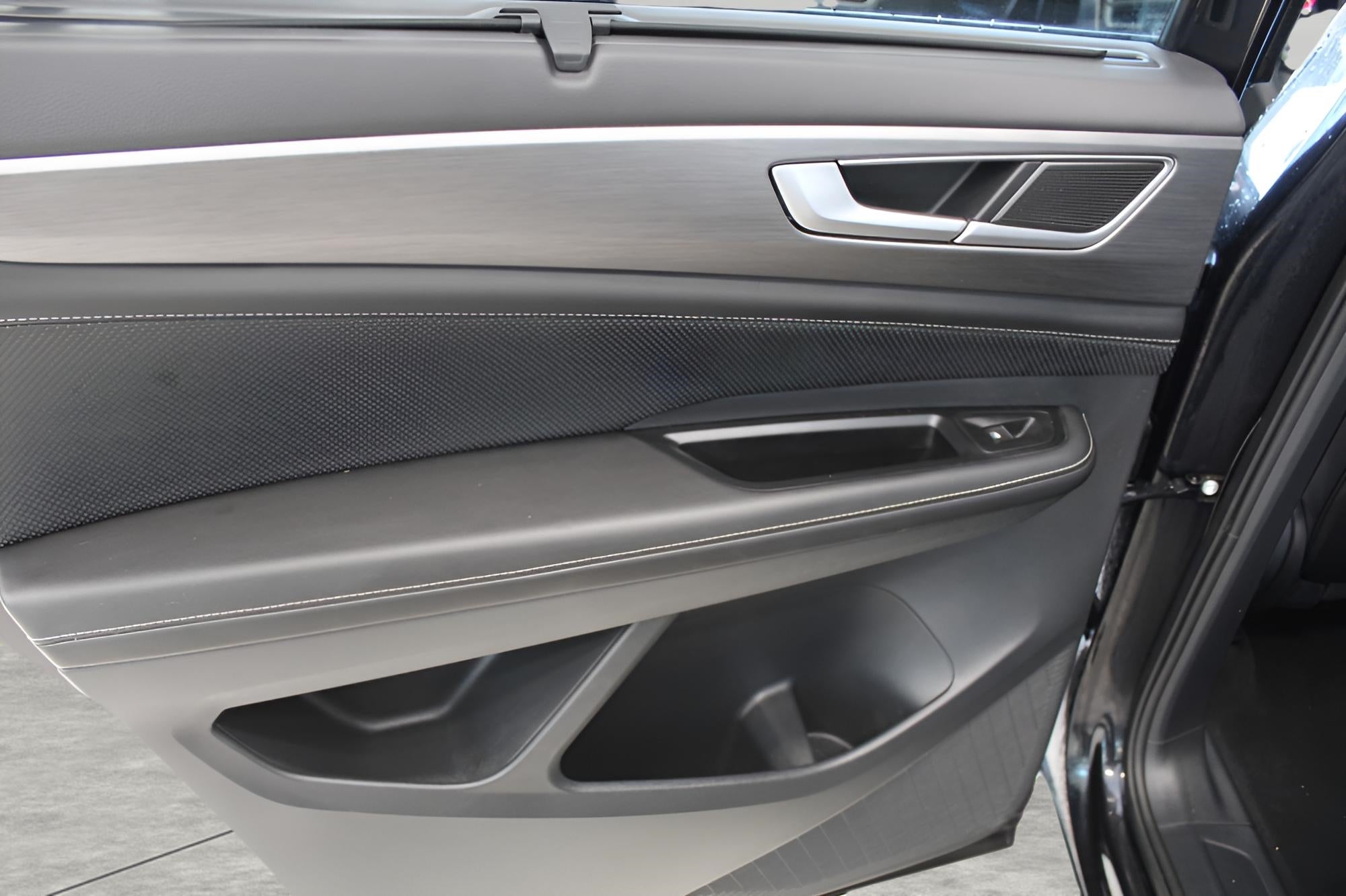 2024 Volkswagen Atlas Cross Sport 2.0T SE w/Technology 4MOTION