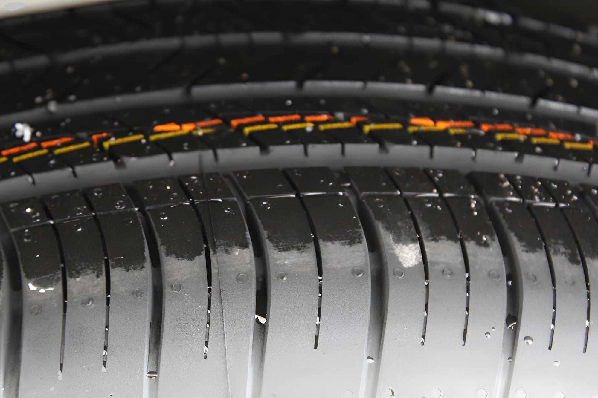 2024 Volkswagen Atlas Cross Sport 2.0T SE w/Technology 4MOTION