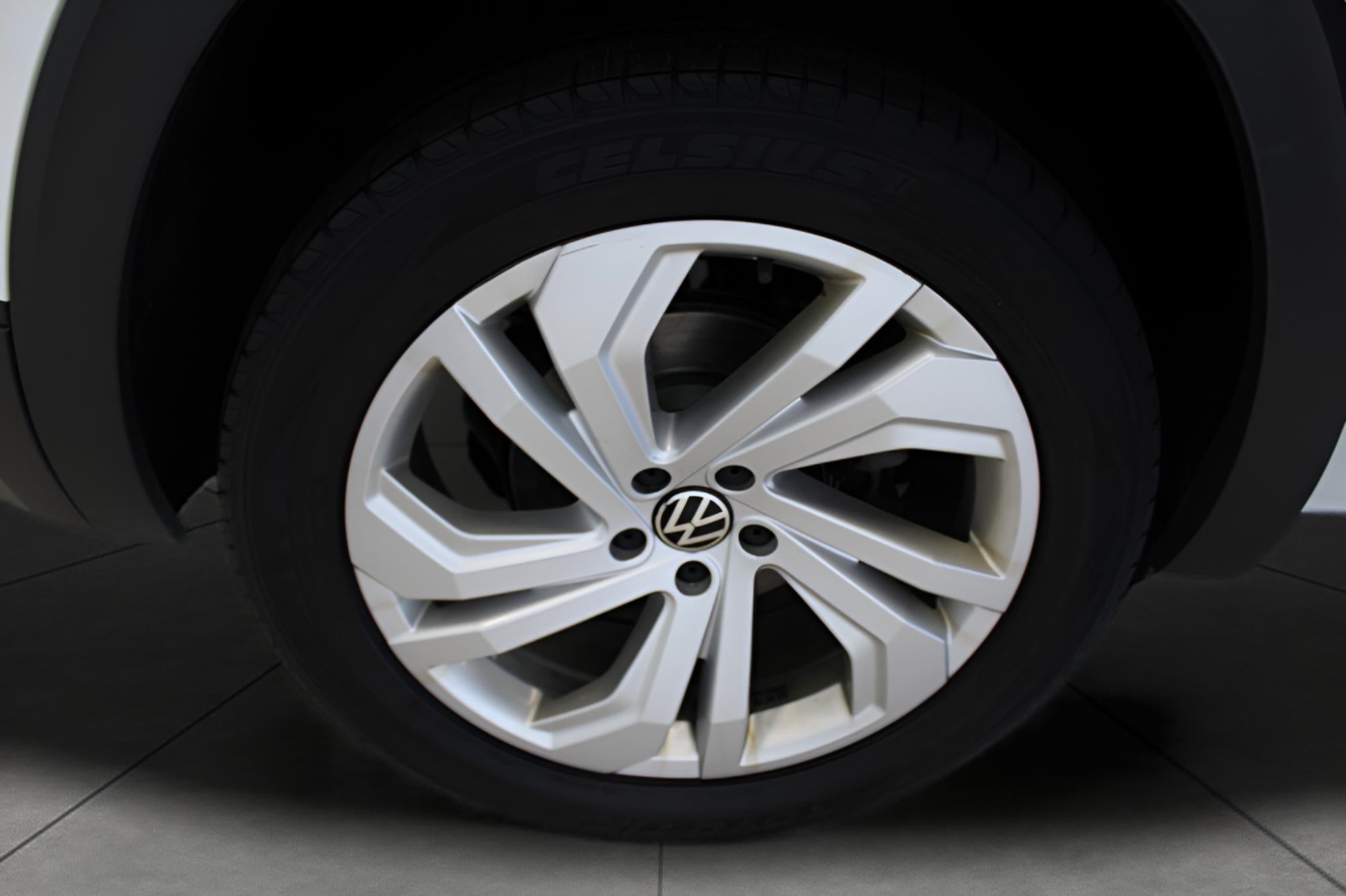 2021 Volkswagen Atlas 2021.5 3.6L V6 SE w/Technology 4MOTION