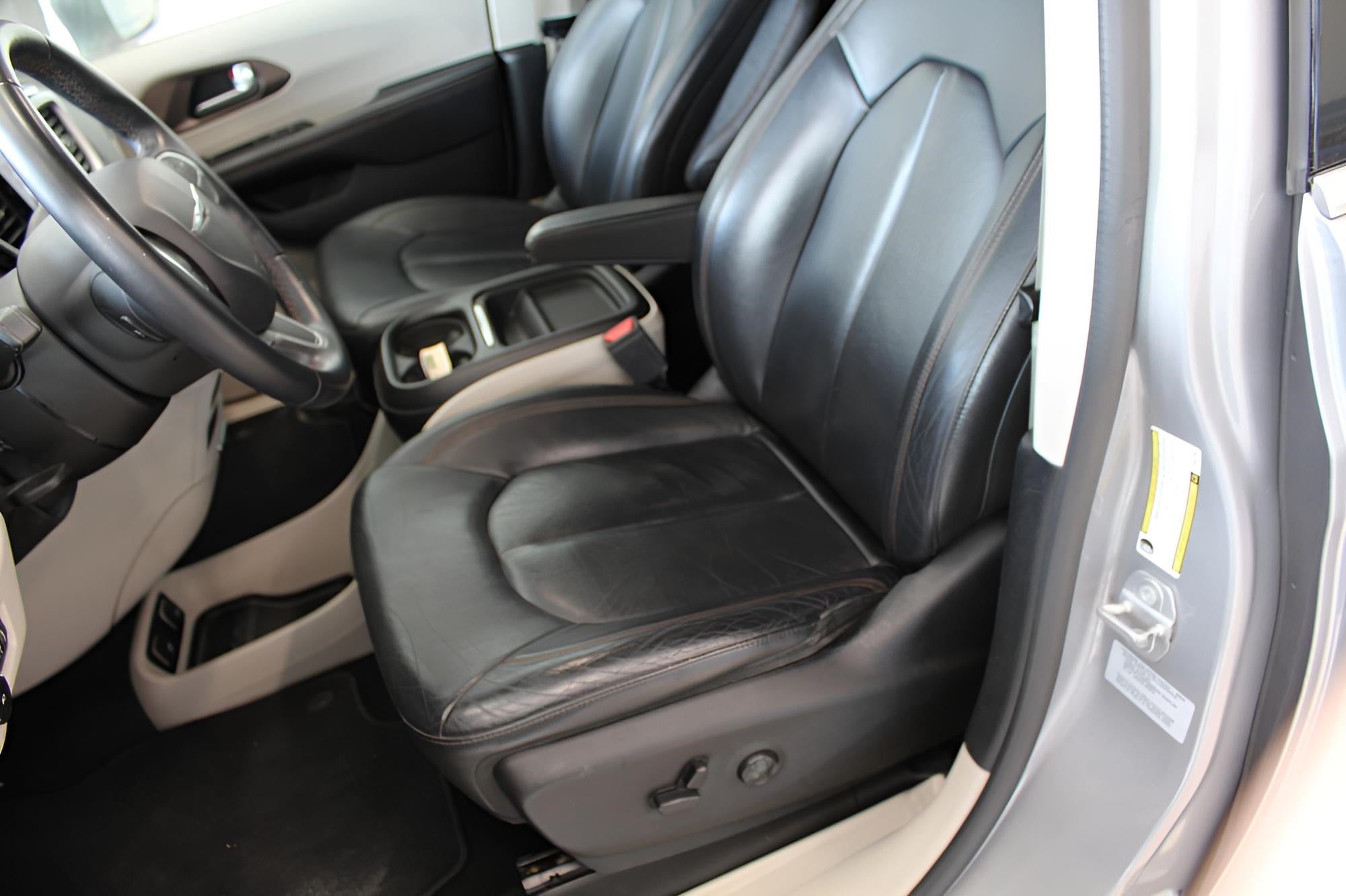 2017 Chrysler Pacifica Touring-L FWD