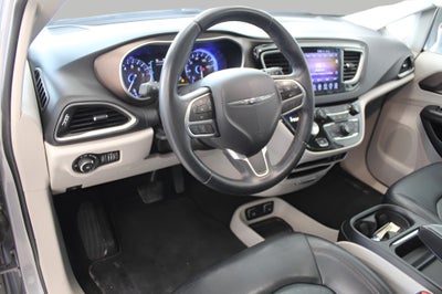 2017 Chrysler Pacifica Touring-L FWD