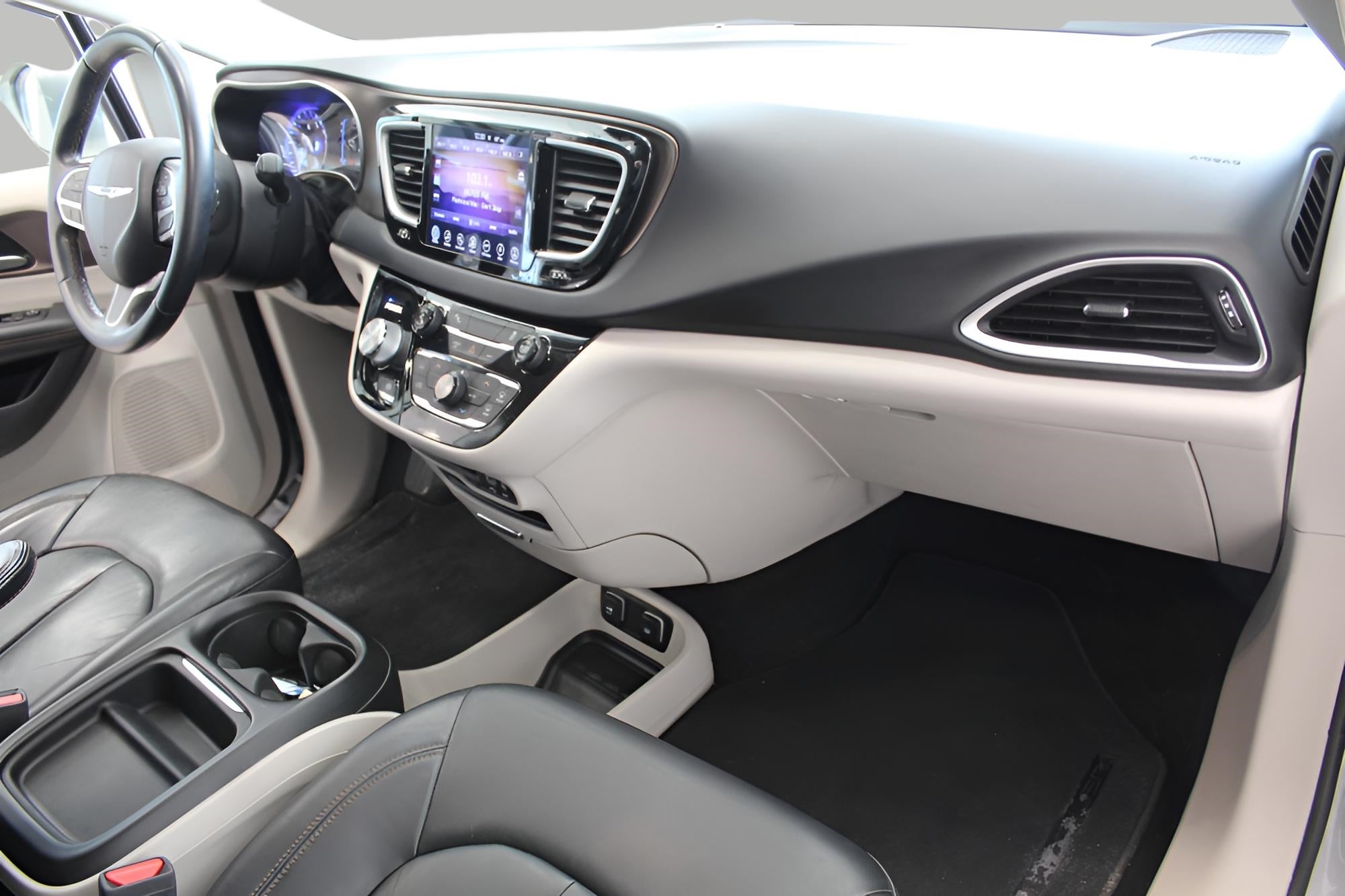 2017 Chrysler Pacifica Touring-L FWD