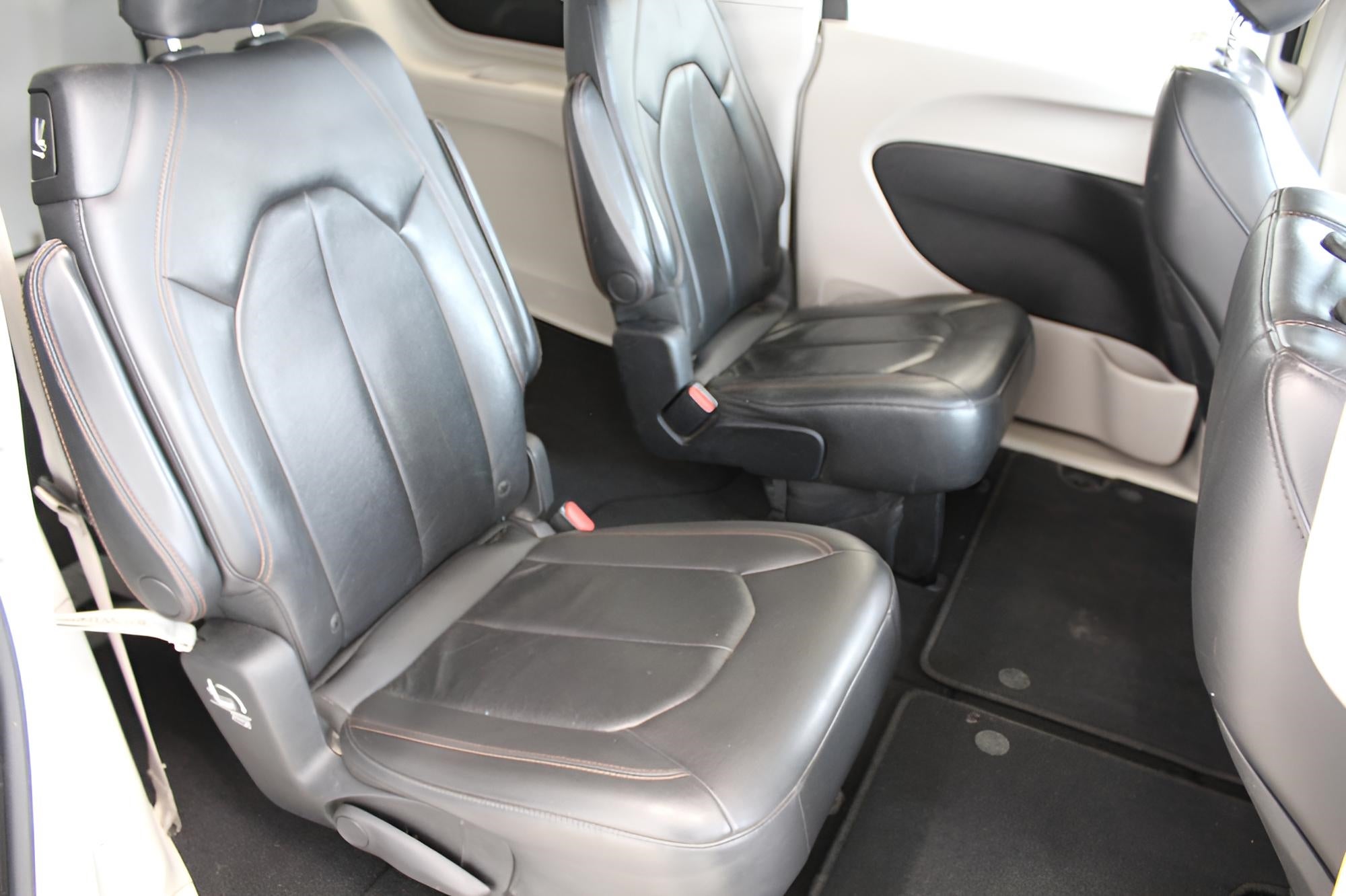 2017 Chrysler Pacifica Touring-L FWD