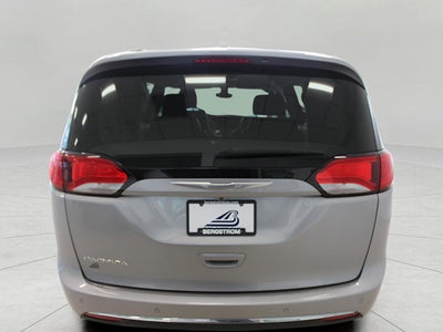 2017 Chrysler Pacifica Touring-L FWD