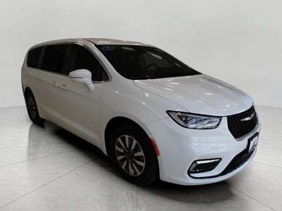 2022 Chrysler Pacifica Hybrid Touring L FWD