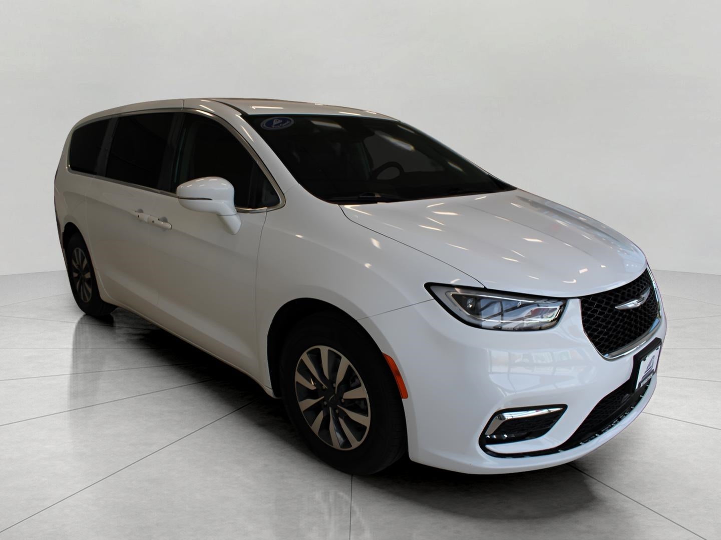 2022 Chrysler Pacifica Hybrid Touring L FWD