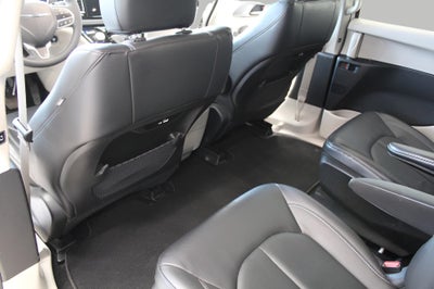2022 Chrysler Pacifica Hybrid Touring L FWD