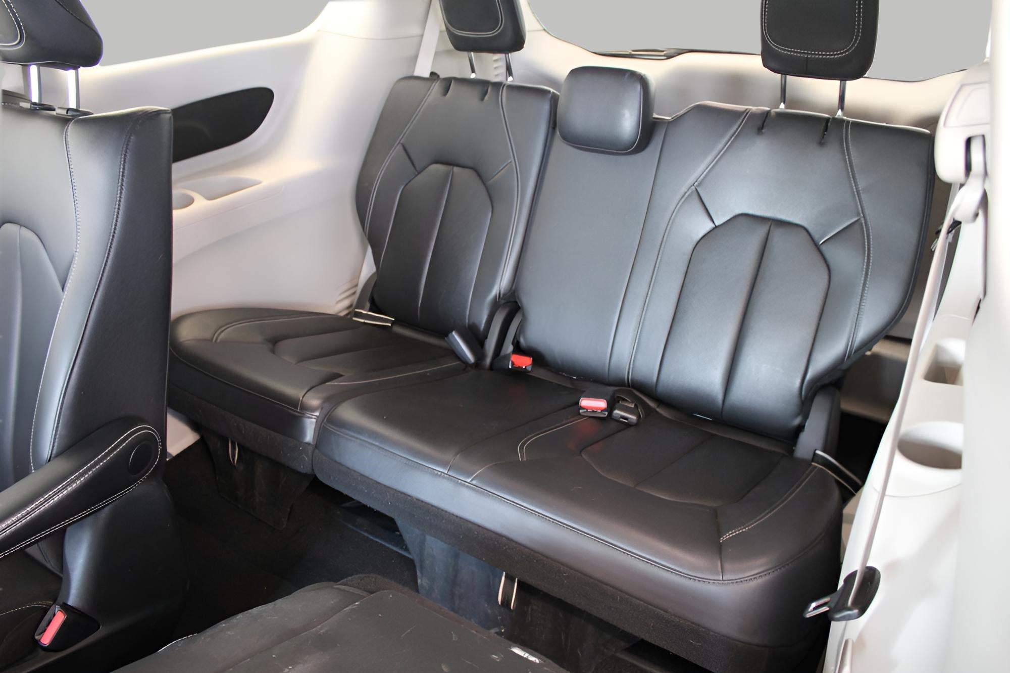2022 Chrysler Pacifica Hybrid Touring L FWD