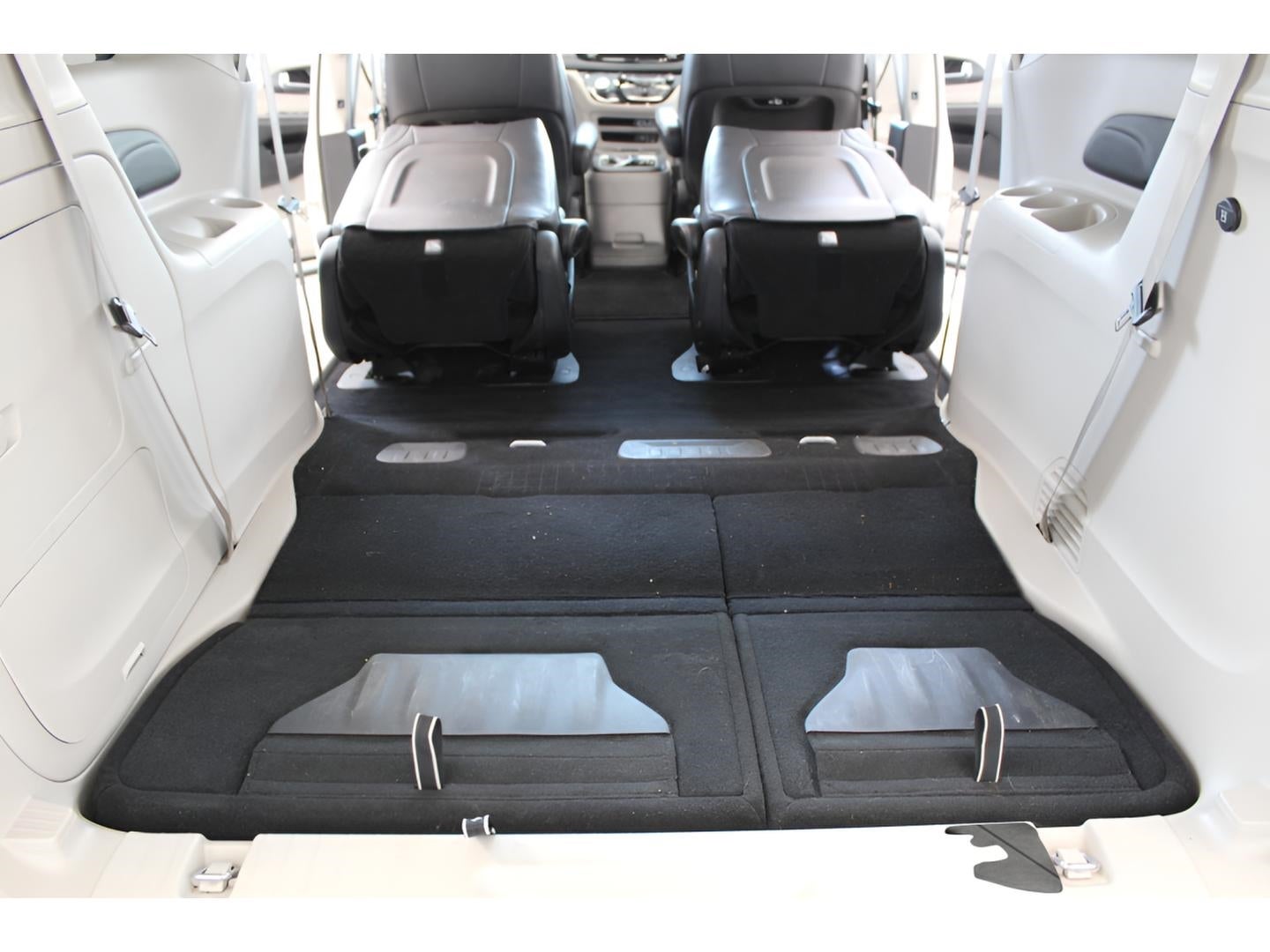 2022 Chrysler Pacifica Hybrid Touring L FWD