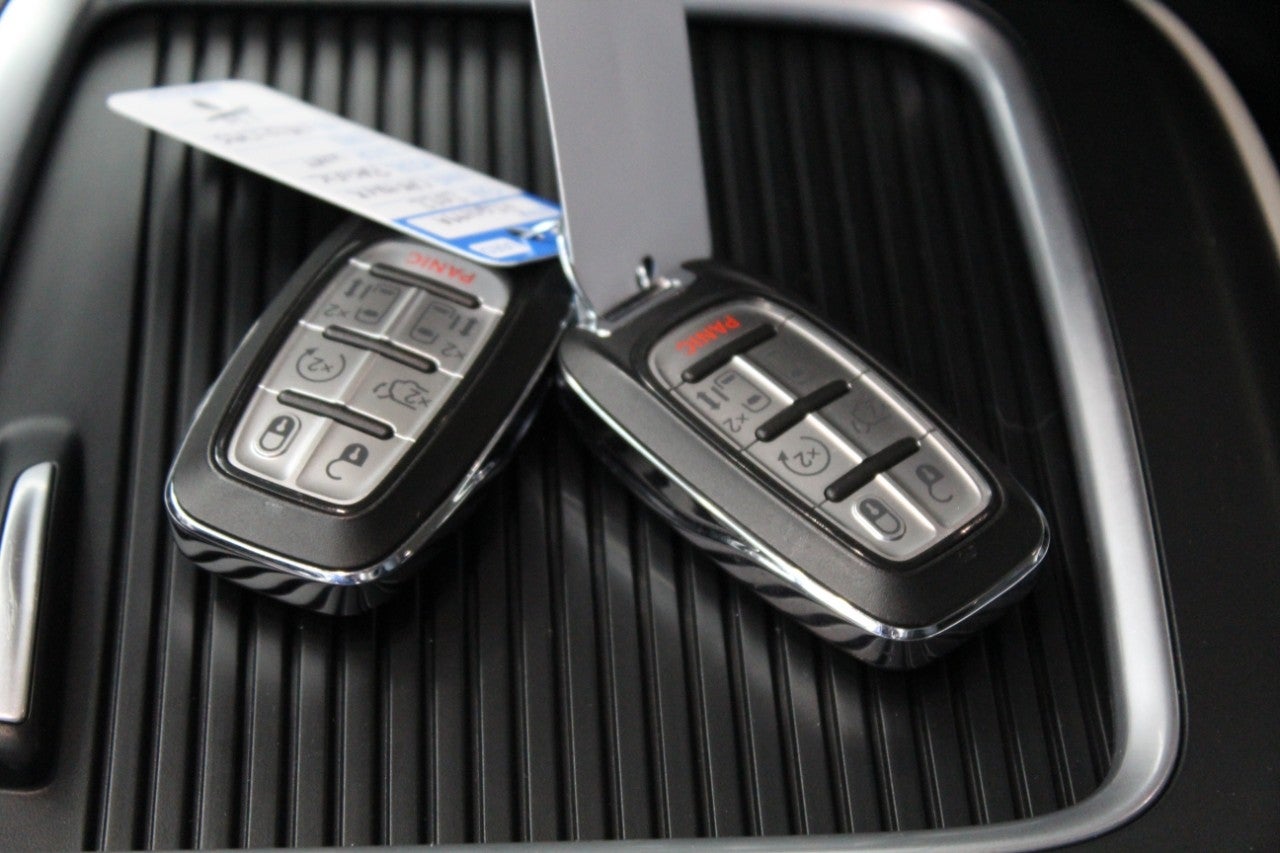 2022 Chrysler Pacifica Hybrid Touring L FWD