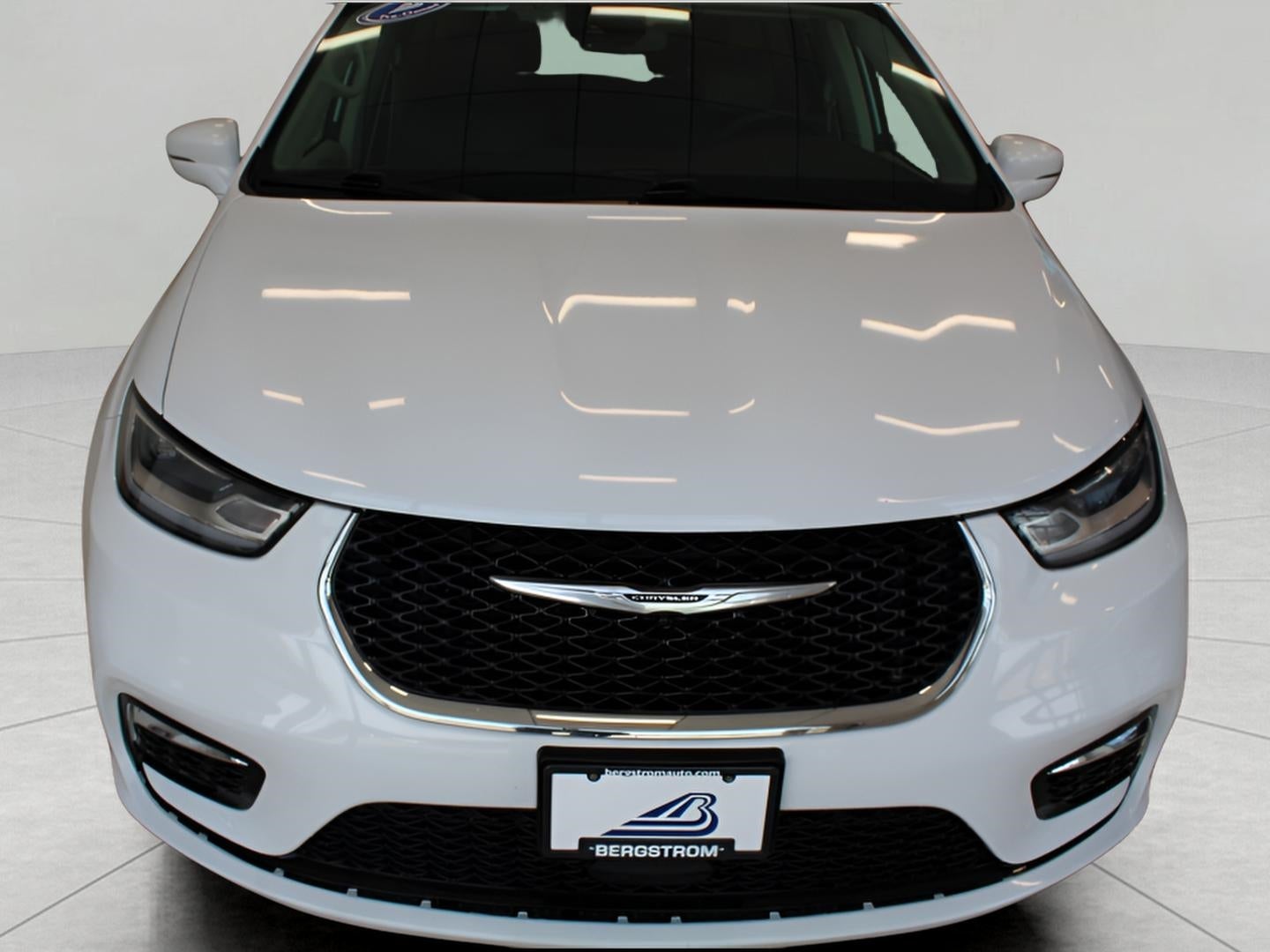 2022 Chrysler Pacifica Hybrid Touring L FWD