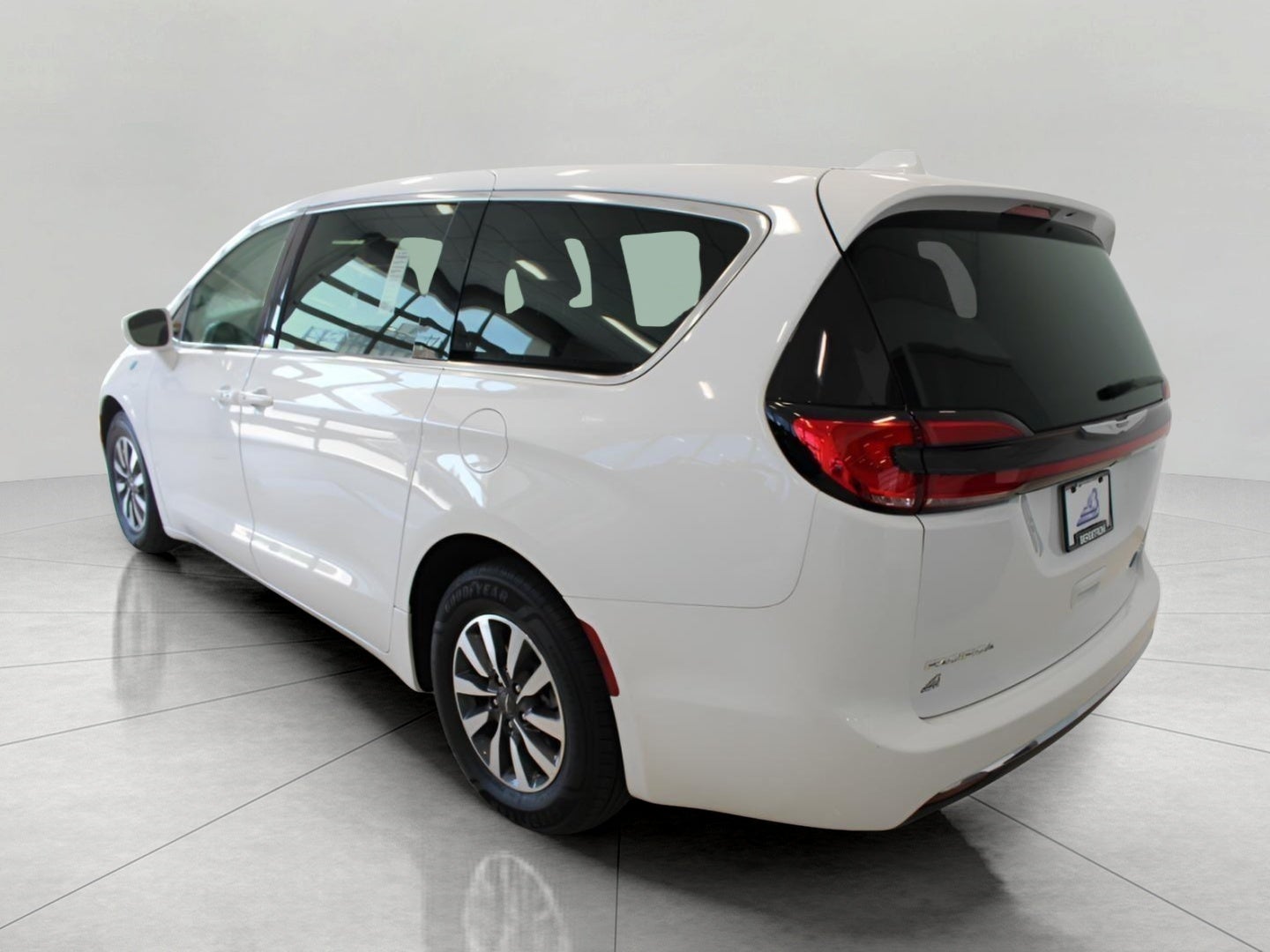 2022 Chrysler Pacifica Hybrid Touring L FWD