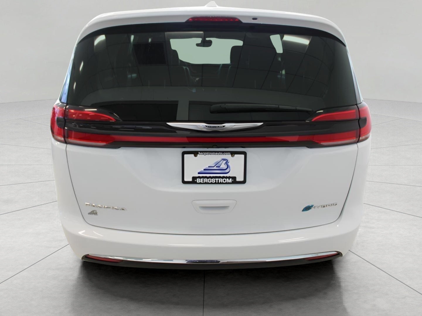 2022 Chrysler Pacifica Hybrid Touring L FWD