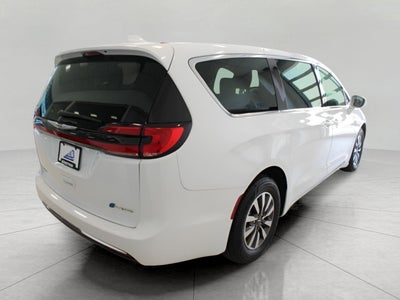 2022 Chrysler Pacifica Hybrid Touring L FWD