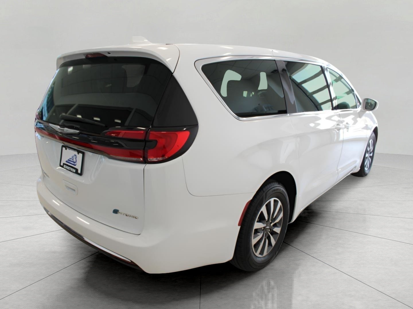 2022 Chrysler Pacifica Hybrid Touring L FWD