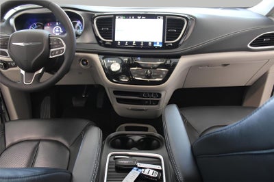 2022 Chrysler Pacifica Hybrid Touring L FWD