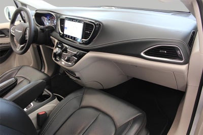 2022 Chrysler Pacifica Hybrid Touring L FWD