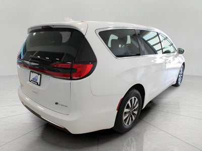 2022 Chrysler Pacifica Hybrid Touring L FWD
