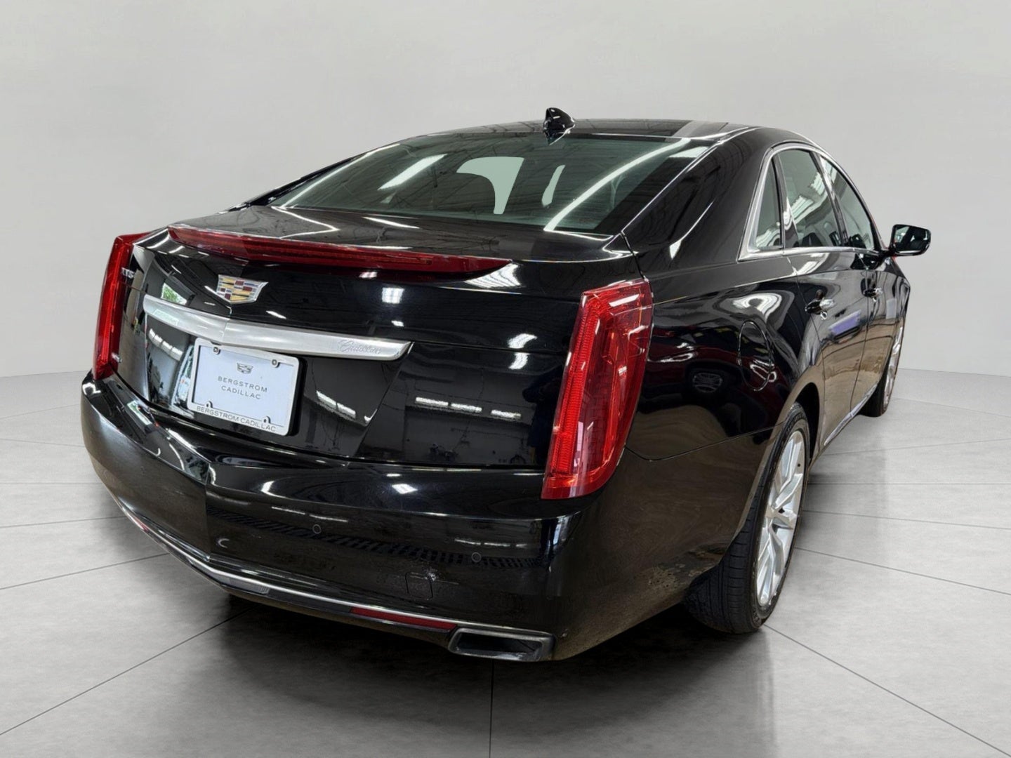 2017 Cadillac XTS 4dr Sdn Luxury AWD