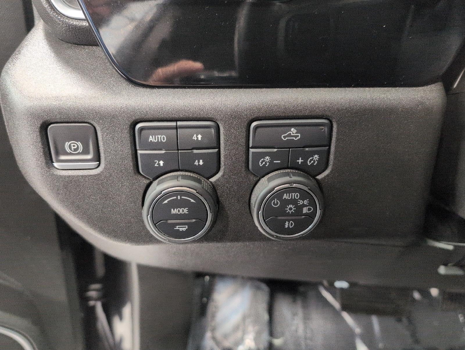 2023 Chevrolet Silverado 1500 4WD Crew Cab 147 RST