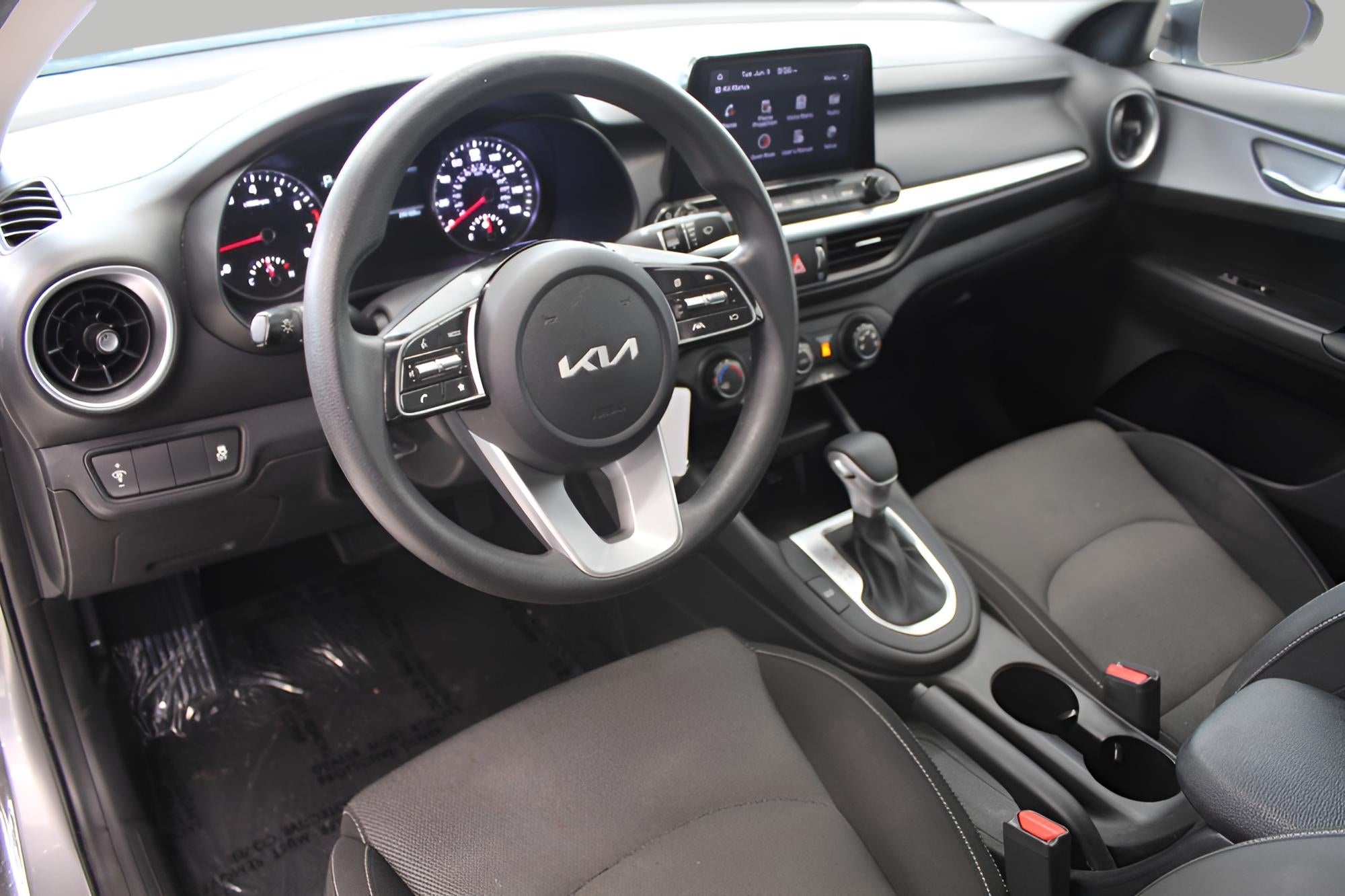 2023 Kia Forte LXS IVT