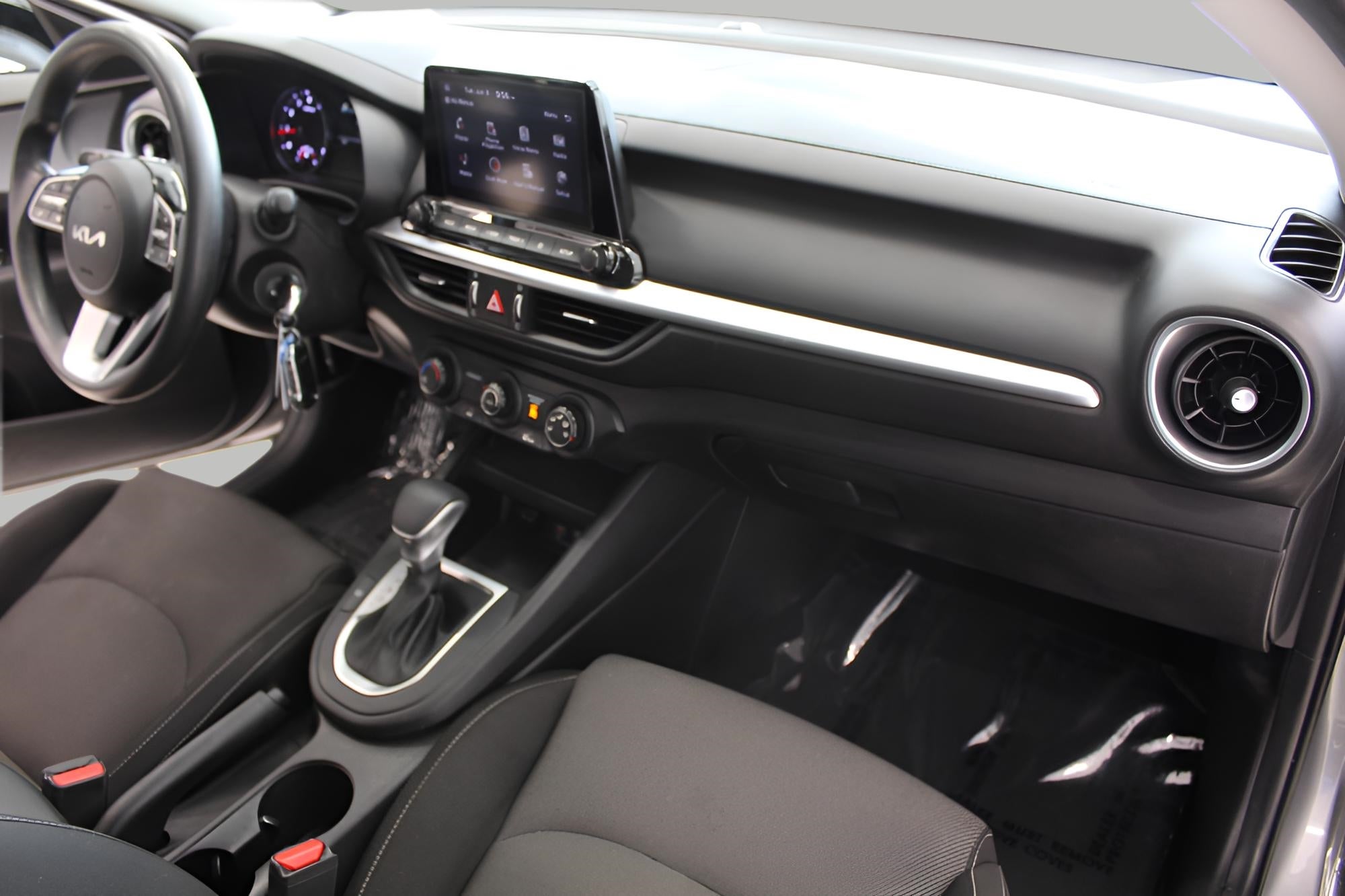 2023 Kia Forte LXS IVT