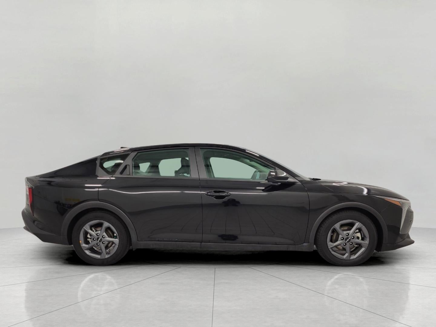 2025 Kia K4 LXS FWD