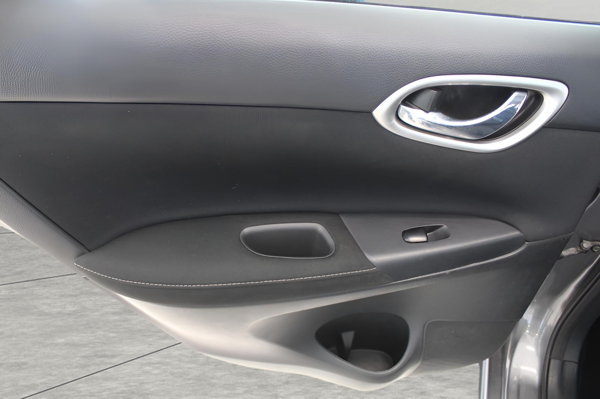 2015 Nissan Sentra 4dr Sdn I4 CVT SV