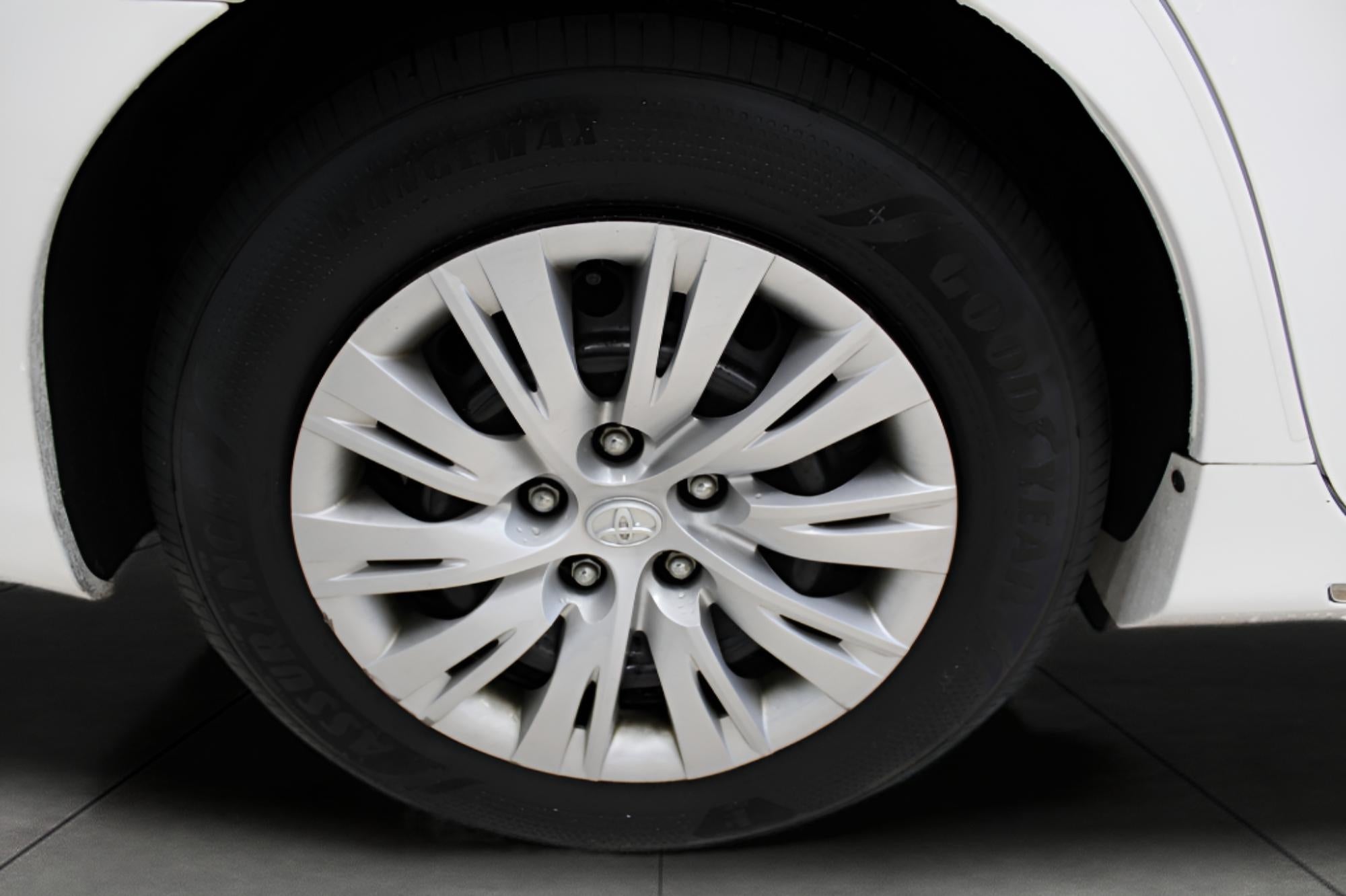 2014 Toyota Camry 4dr Sdn I4 Auto LE