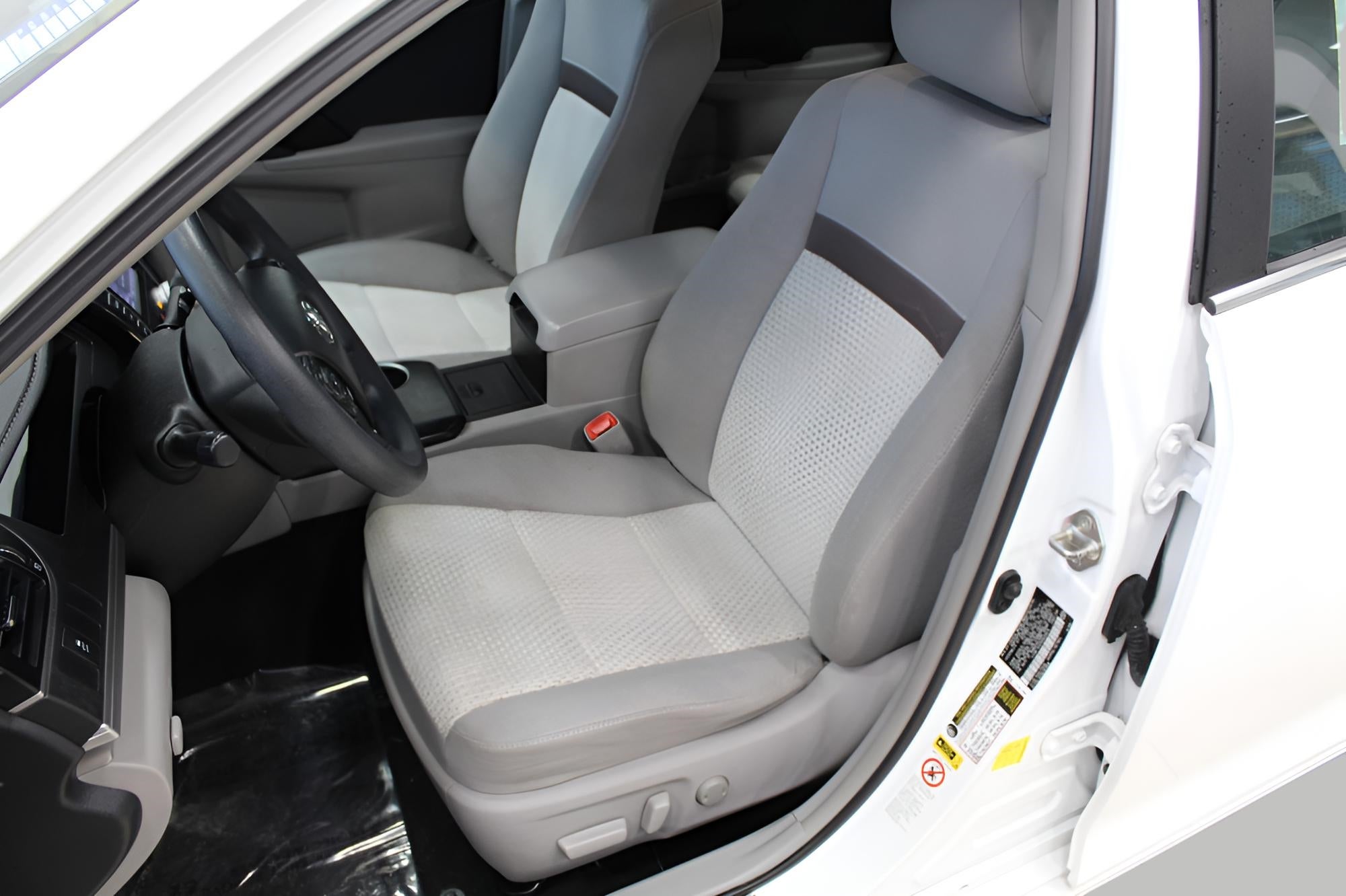 2014 Toyota Camry 4dr Sdn I4 Auto LE