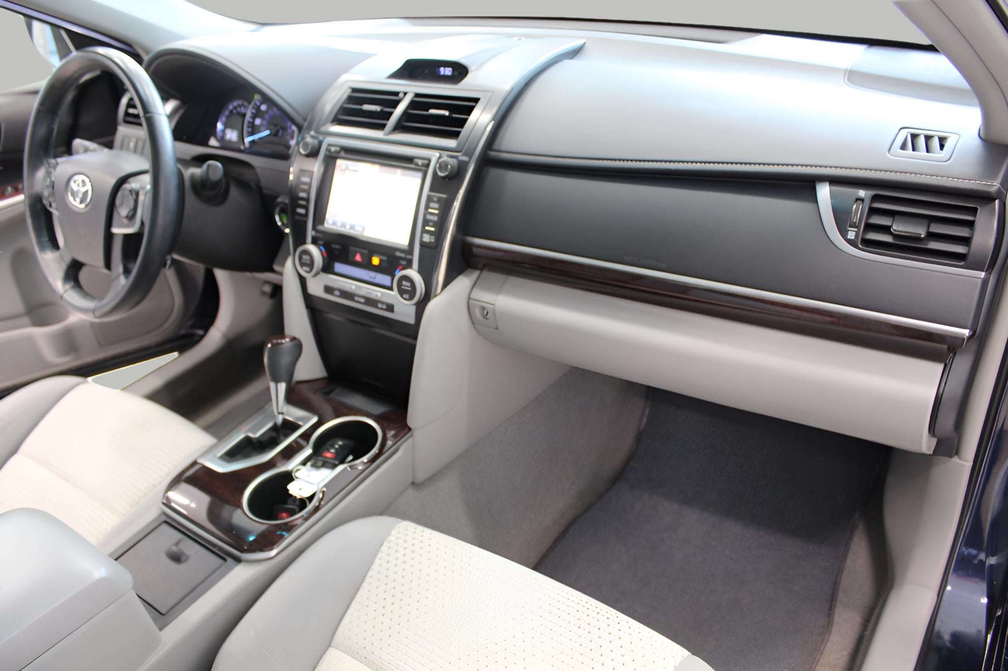 2014 Toyota CAMRY SEDAN