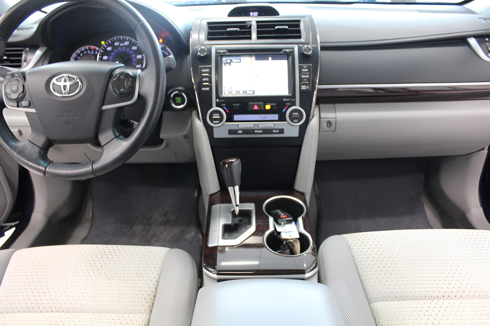 2014 Toyota CAMRY SEDAN