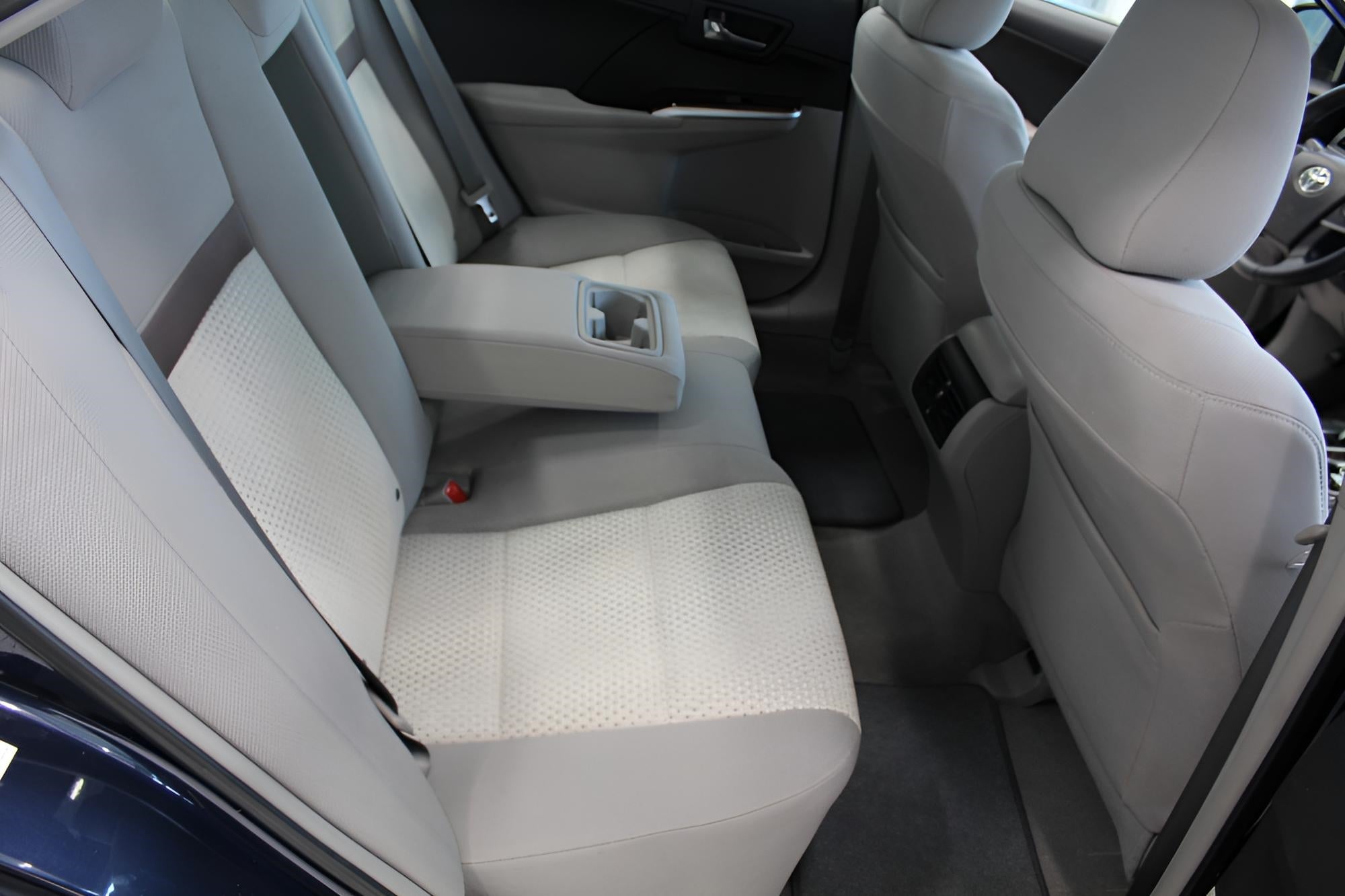 2014 Toyota CAMRY SEDAN