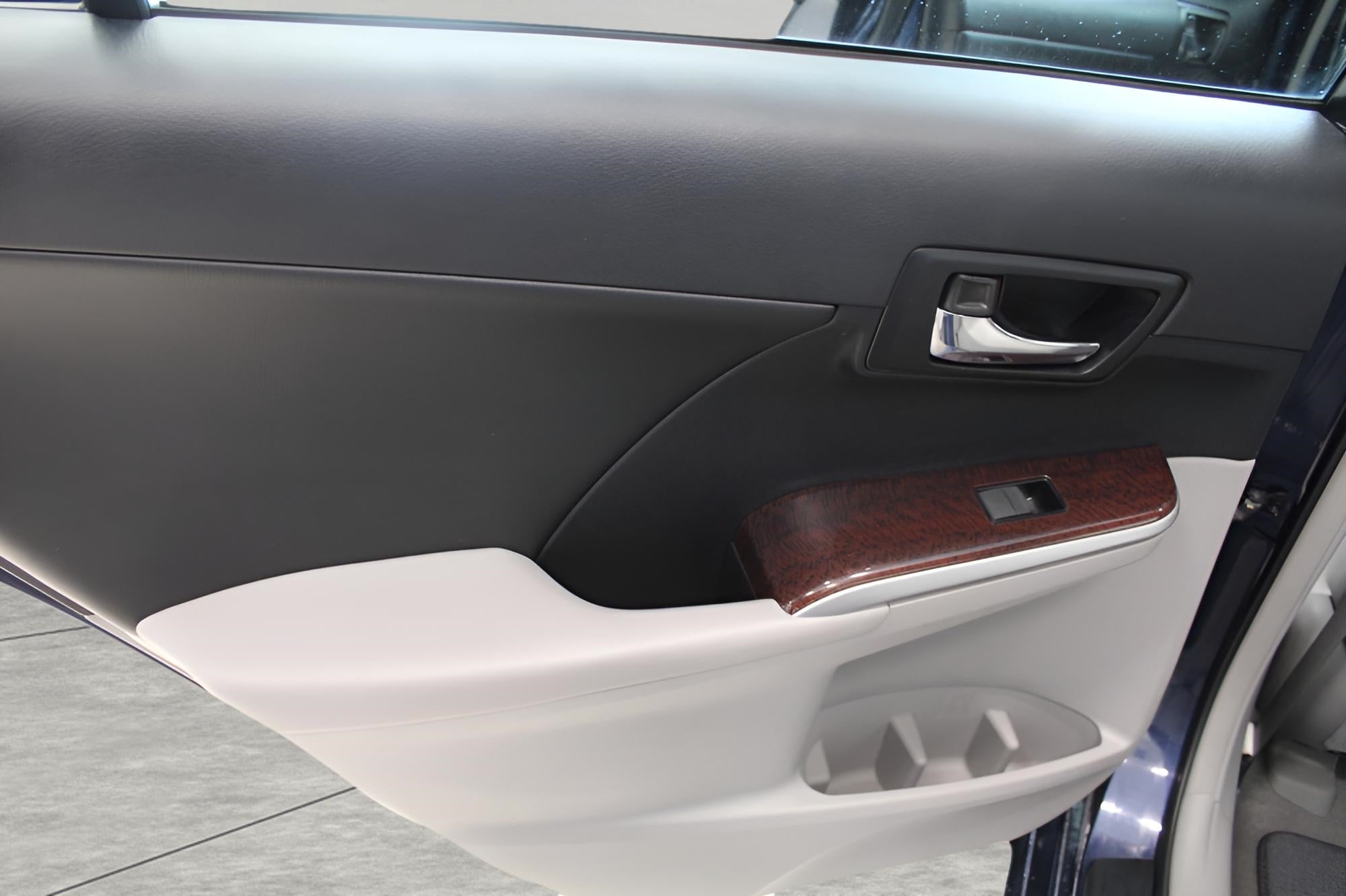 2014 Toyota CAMRY SEDAN