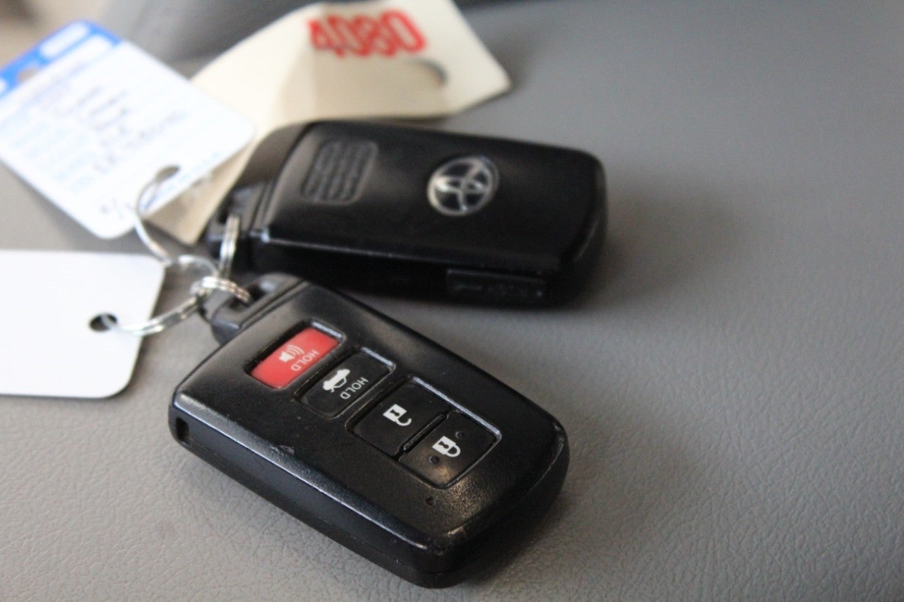 2014 Toyota CAMRY SEDAN