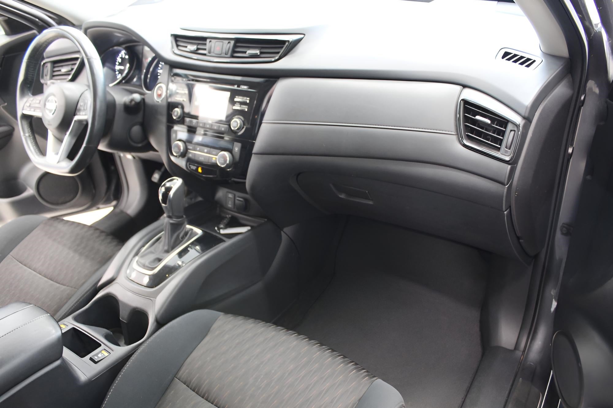 2017 Nissan Rogue AWD SV