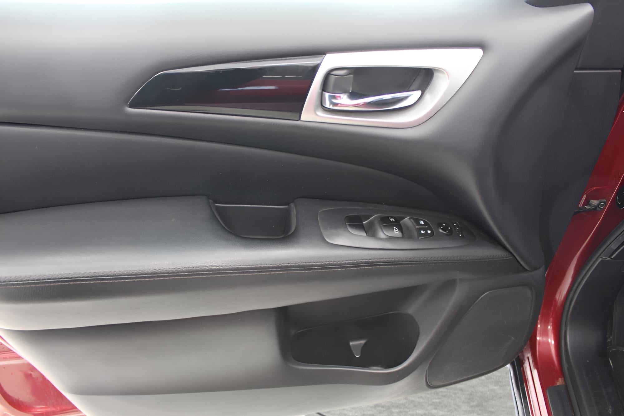 2017 Nissan Pathfinder 4x4 SV