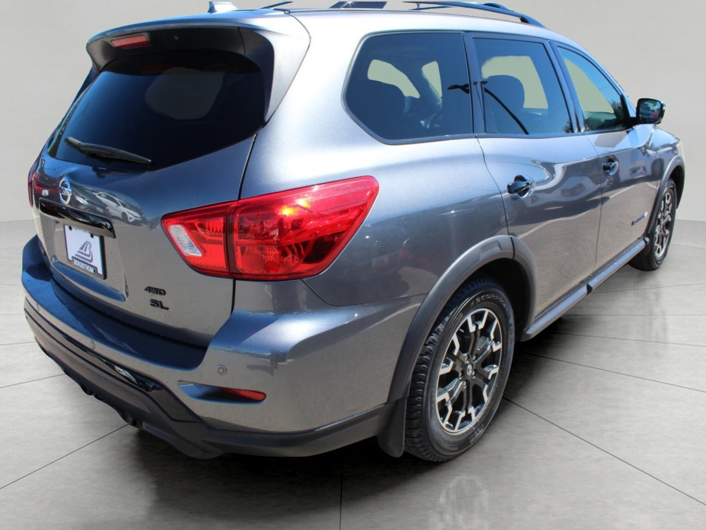 2019 Nissan Pathfinder 4x4 SL