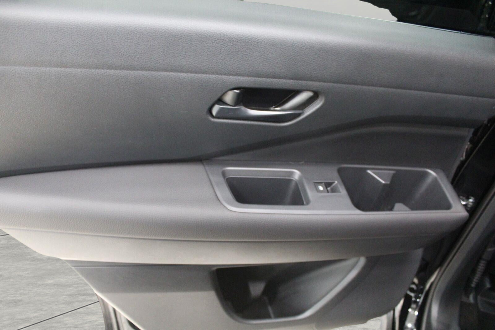 2026 Nissan Pathfinder SV 4WD