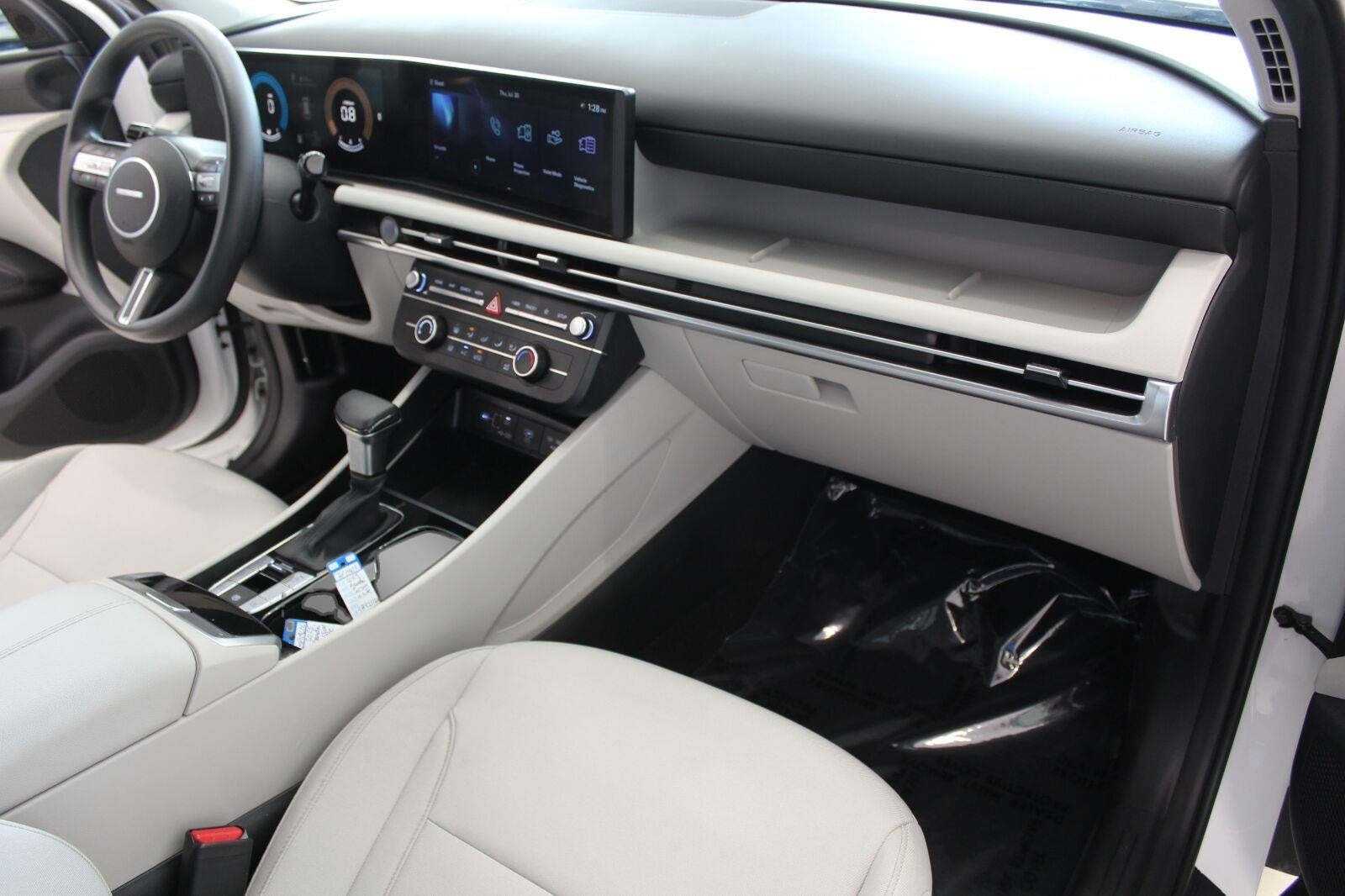 2025 Hyundai TUCSON SE AWD