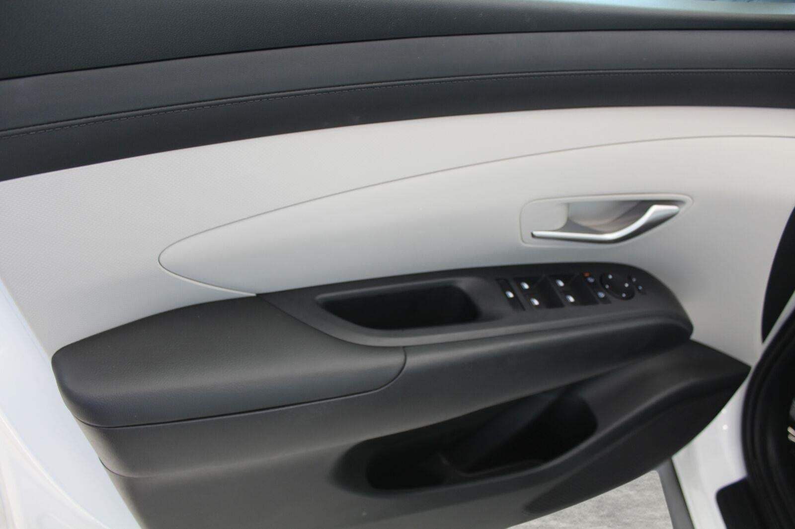 2025 Hyundai TUCSON SE AWD