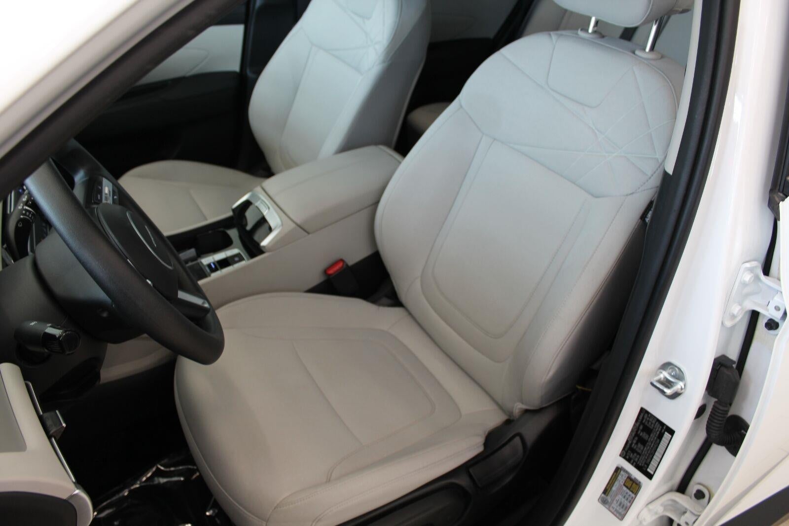 2025 Hyundai TUCSON SE AWD
