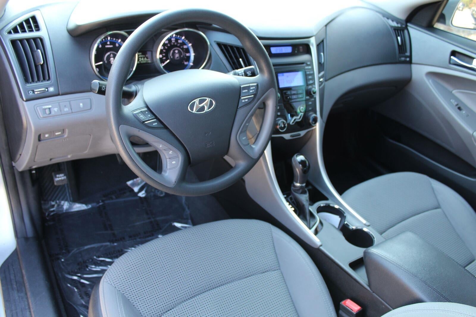 2012 Hyundai SONATA 4Dr Sdn 2.4L Auto GLS